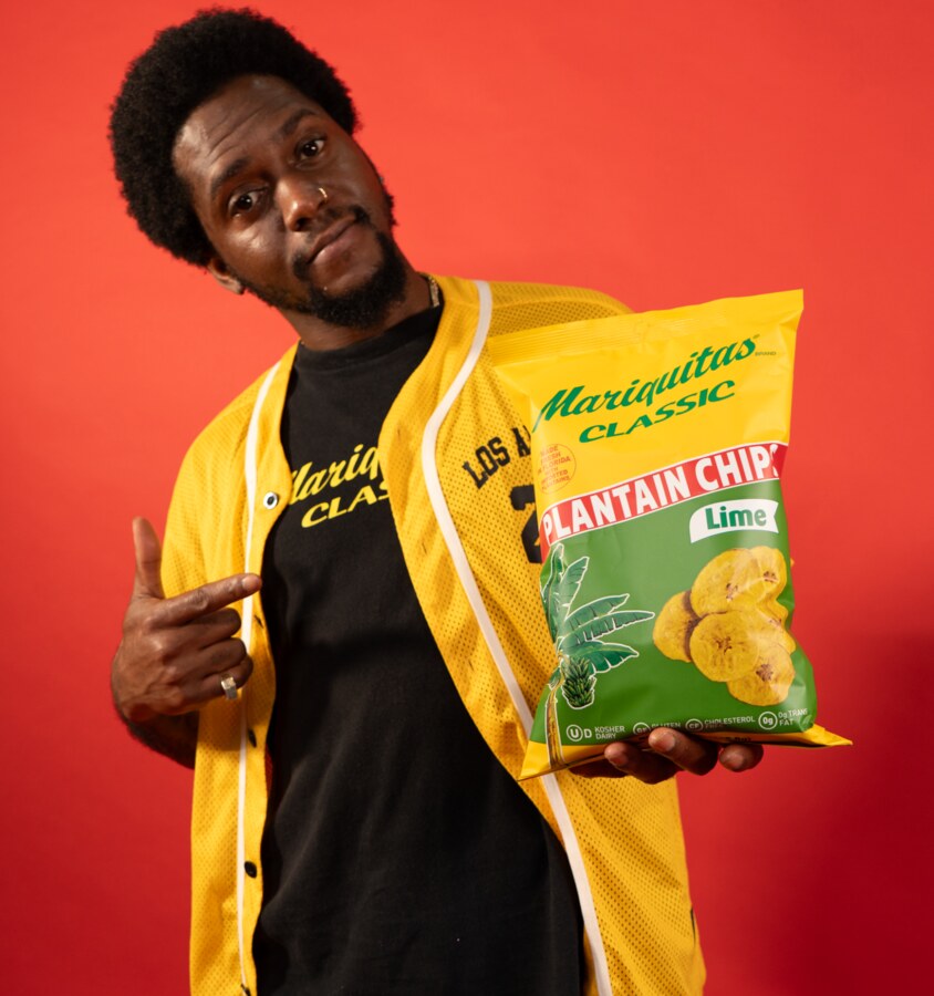 Mariquitas lifestyle image featuring lime flavor
