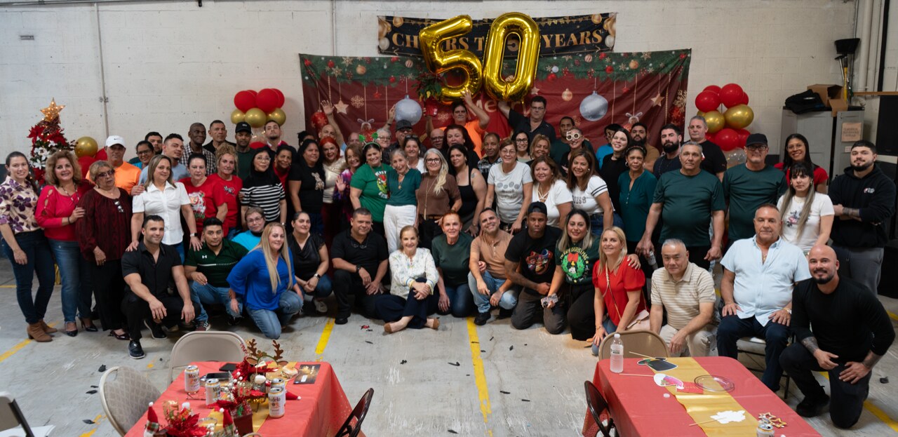 Mariquitas factory team group photo